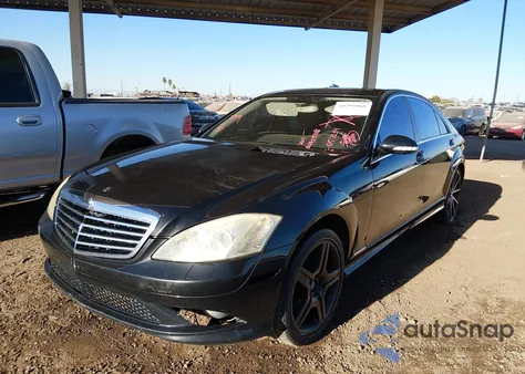 2007 Mercedes-Benz S 550 z USA, uszkodzony, nr VIN WDDNG71X57A057259